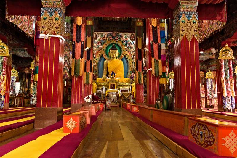 Golden Theravada pagoda, representative of Kongmu Kham